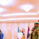 Buhari meets service Chiefs